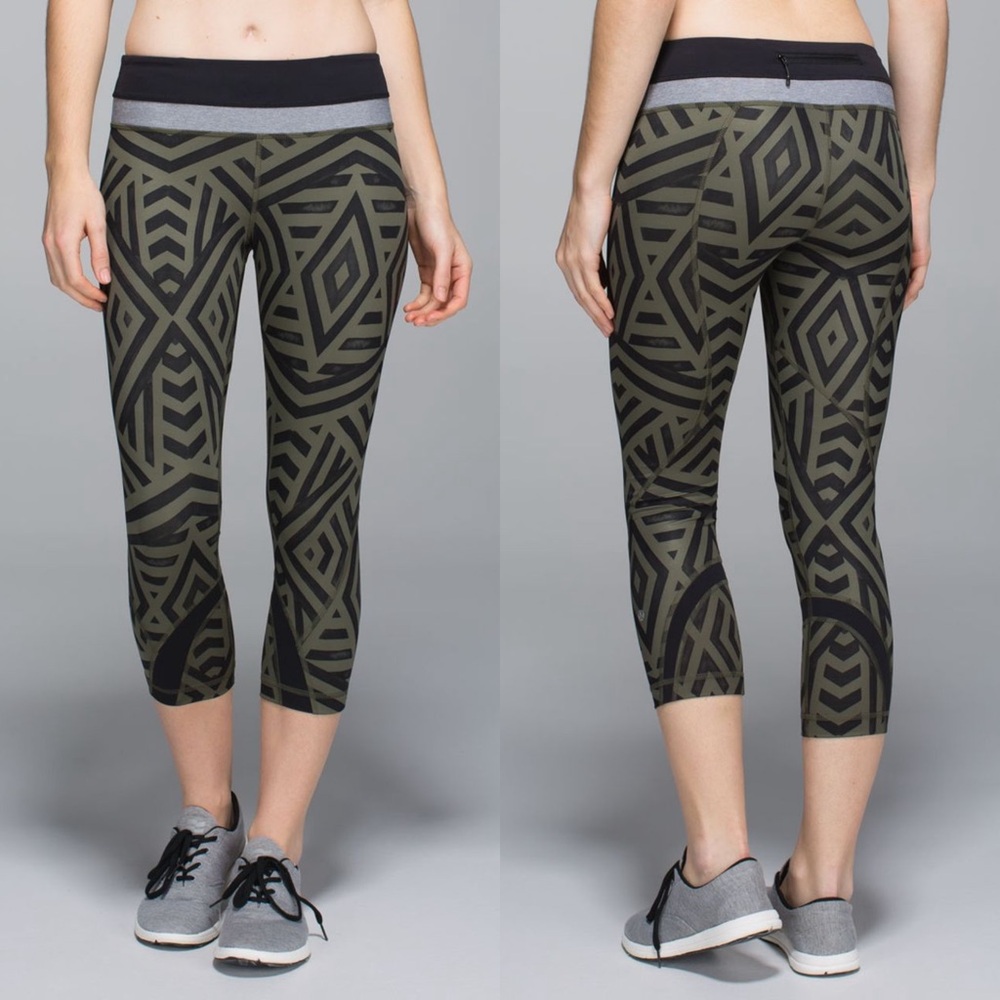 Lululemon Run: Inspire Crop II Leggings Chevron Shuffle Fatigue Green Black - Picture 1 of 11